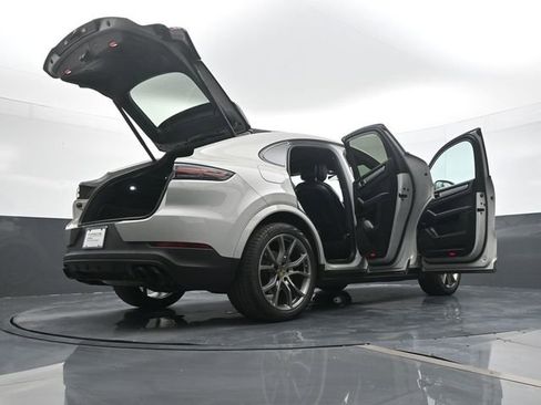 Certified 2022 Porsche Cayenne S AWD/4WD image 27