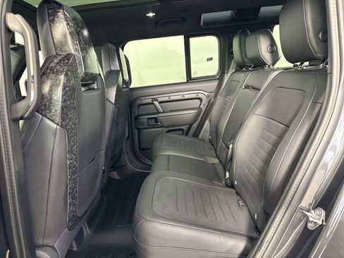 Used 2025 Land Rover Defender 110 AWD/4WD image 21
