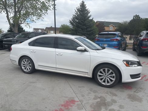 Used 2013 Volkswagen Passat 2.5 SEL FWD image 3