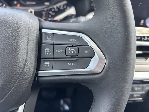 Used 2024 Jeep Compass Limited AWD/4WD image 29