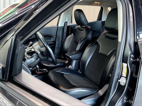 Used 2018 Jeep Compass Latitude w/ Popular Equipment Group image 20