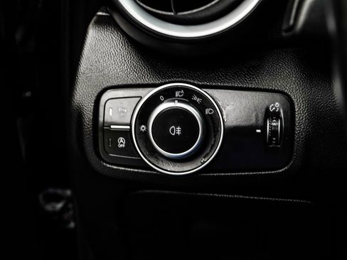 Used 2022 Alfa Romeo Giulia Ti image 28