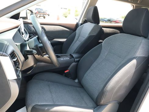 Used 2023 Nissan Rogue SV FWD image 27