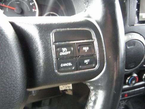 Used 2018 Jeep Wrangler Unlimited Sport image 22