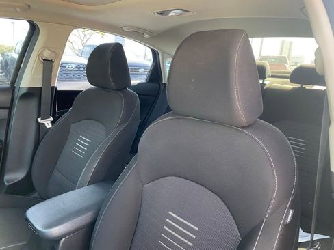 Used 2019 Kia Forte S w/ S Premium Package FWD image 11