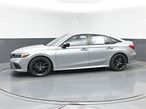 Used 2023 Honda Civic Sport image 6