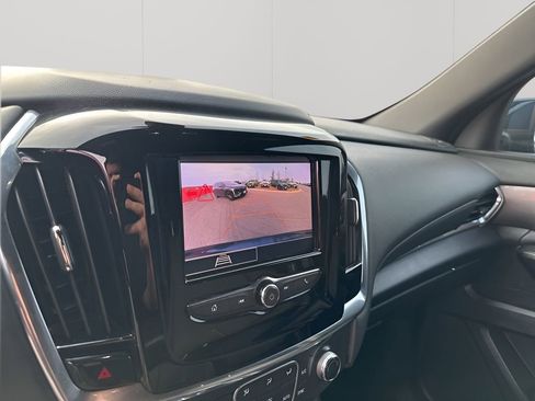 Used 2023 Chevrolet Traverse LT image 38