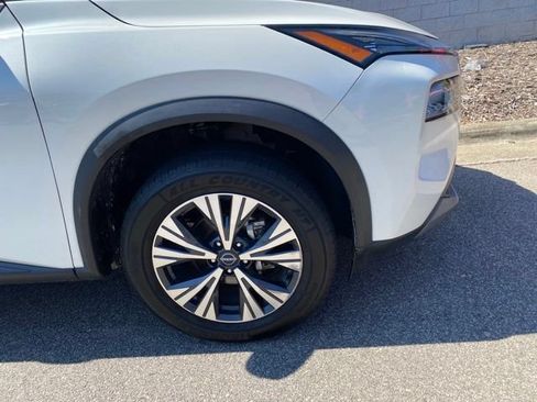 Used 2023 Nissan Rogue SV FWD image 5