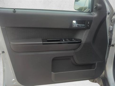 Used 2010 Ford Escape Limited FWD image 10