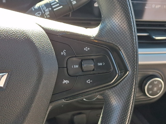 Used 2024 Chevrolet Trax LS w/ LS Convenience Package FWD image 8