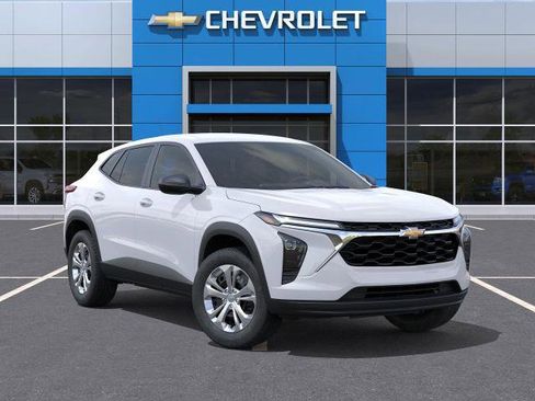 New 2026 Chevrolet Trax LS w/ Driver Confidence Package image 7