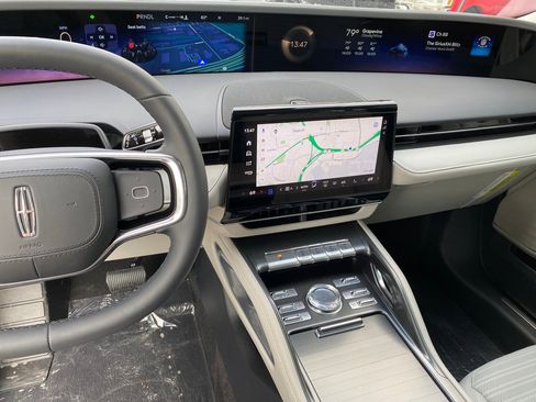 New 2026 Lincoln Nautilus Reserve image 25