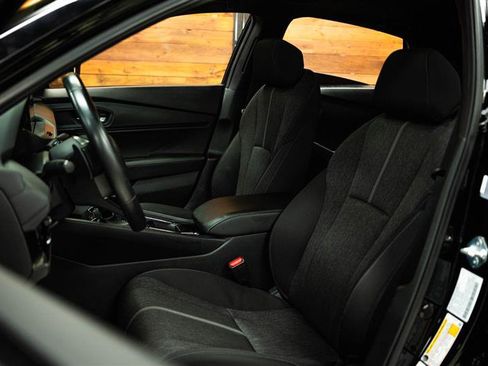 Used 2025 Honda Accord Sport image 9