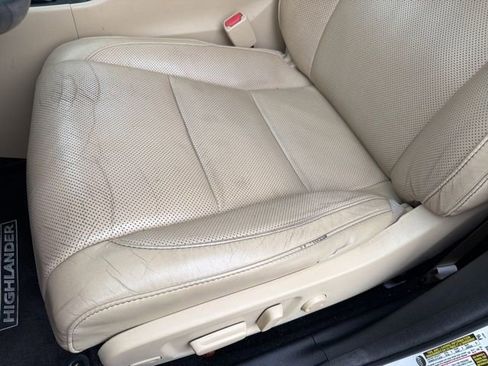 Used 2016 Toyota Highlander Limited image 22