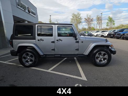 Used 2018 Jeep Wrangler Unlimited Sahara AWD/4WD image 3