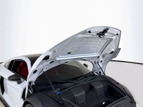 Used 2021 Audi R8 V10 w/ Premium Package RWD image 26