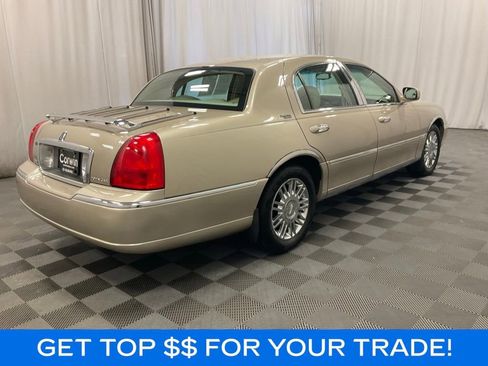 Used 2007 Lincoln Town Car Signature Limited RWD image 3