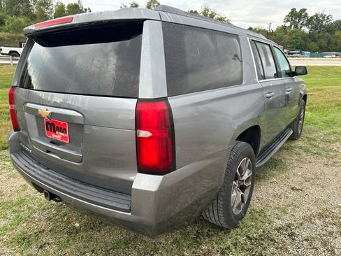 Used 2019 Chevrolet Suburban LT RWD image 14