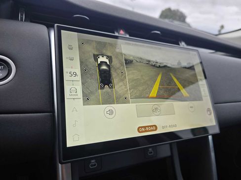 Used 2024 Land Rover Discovery Sport S image 29