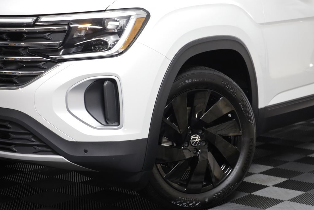 Used 2026 Volkswagen Atlas SE w/ Black Wheel Package AWD/4WD image 3