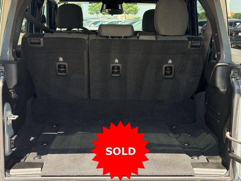 Used 2025 Jeep Wrangler Unlimited Sahara AWD/4WD image 39