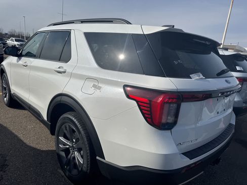 New 2026 Ford Explorer Active w/ Active Comfort Package image 8