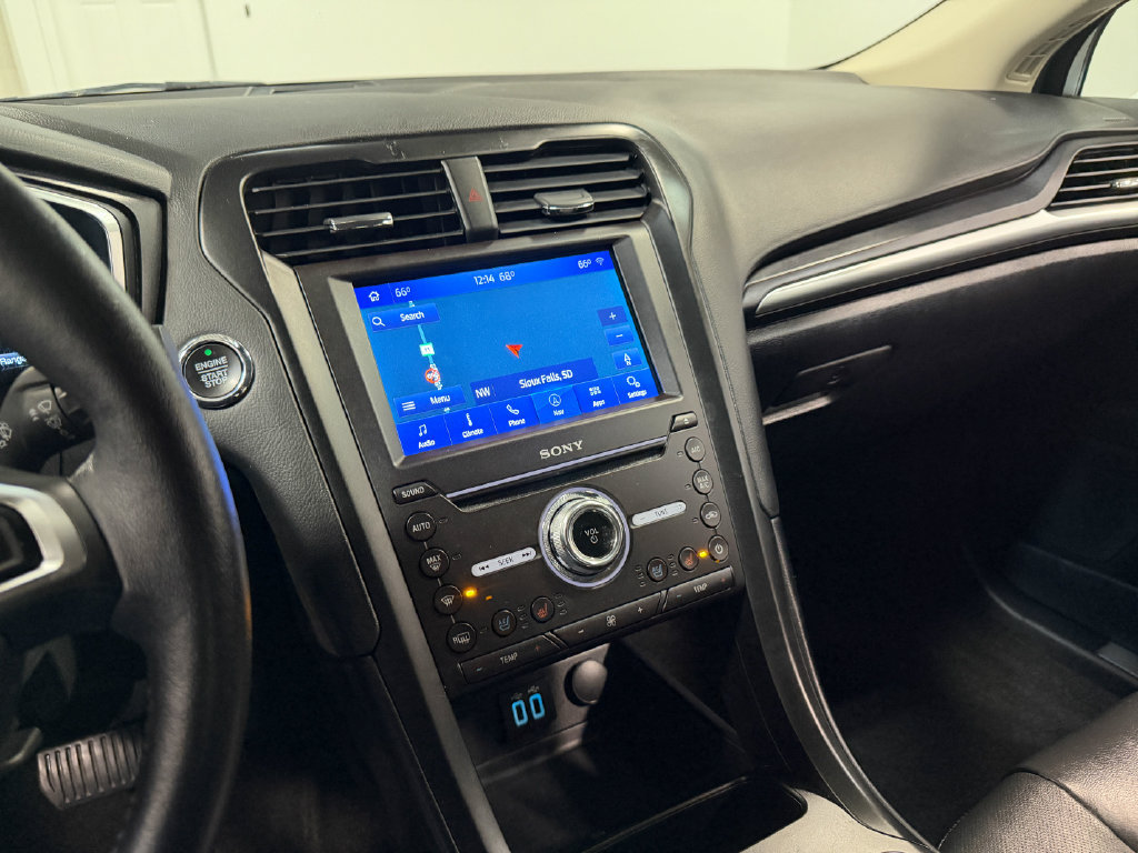 Used 2020 Ford Fusion Energi Titanium FWD image 82