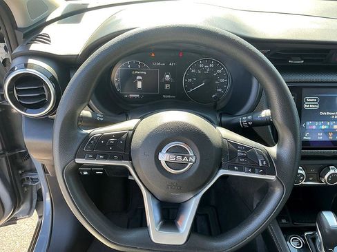 Used 2023 Nissan Kicks SV image 14