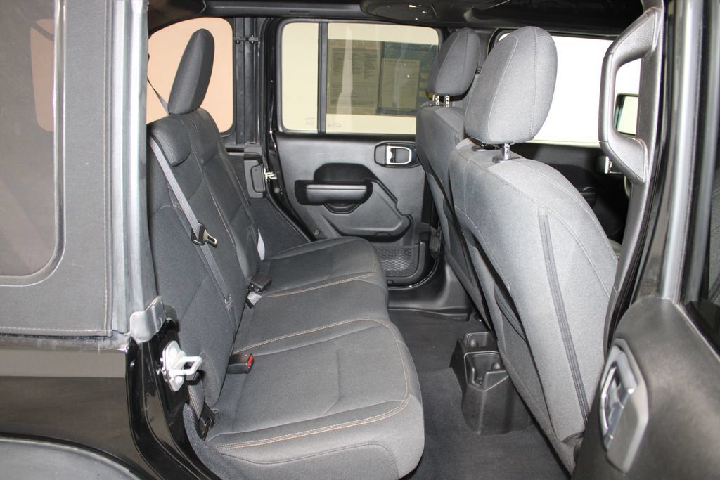 Used 2024 Jeep Wrangler Unlimited Sport AWD/4WD image 29