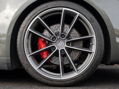 Certified 2022 Porsche 911 Carrera 4S image 13