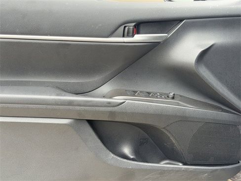 Used 2023 Toyota Camry SE image 23