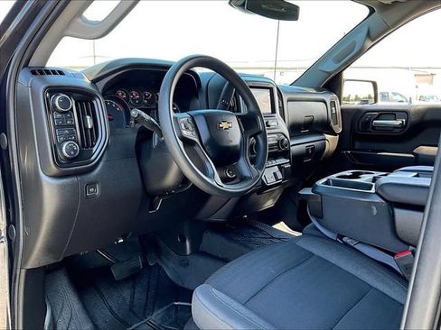 Used 2023 Chevrolet Silverado 1500 Custom AWD/4WD image 8