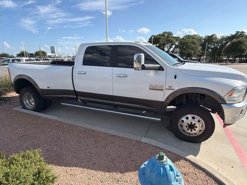 Used 2018 RAM 3500 Laramie w/ Convenience Group AWD/4WD image 12
