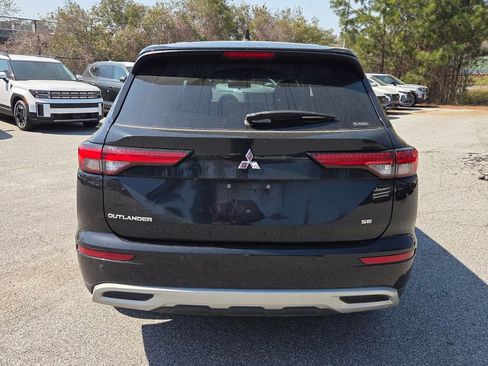 Used 2022 Mitsubishi Outlander SE image 10