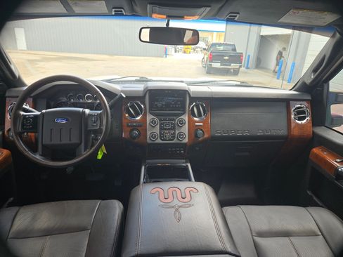 Used 2015 Ford F250 King Ranch w/ FX4 Off-Road Package AWD/4WD image 15