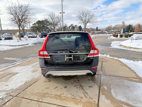 Used 2015 Volvo XC70 T5 Premier w/ Proximity Package image 6