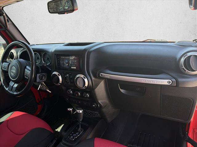 Used 2018 Jeep Wrangler Unlimited Sahara w/ Connectivity Group AWD/4WD image 24