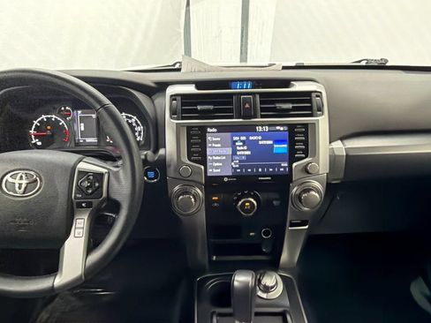Used 2022 Toyota 4Runner SR5 AWD/4WD image 27