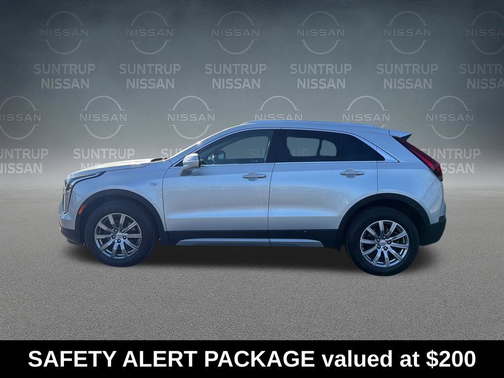 Used 2022 Cadillac XT4 Premium Luxury w/ Safety Alert Package AWD/4WD image 2