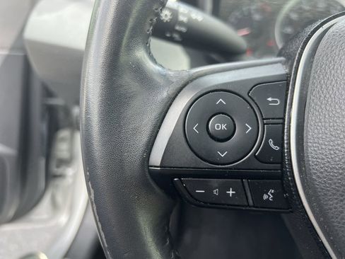 Used 2020 Toyota Corolla SE image 19