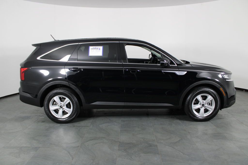Used 2022 Kia Sorento LX FWD image 11