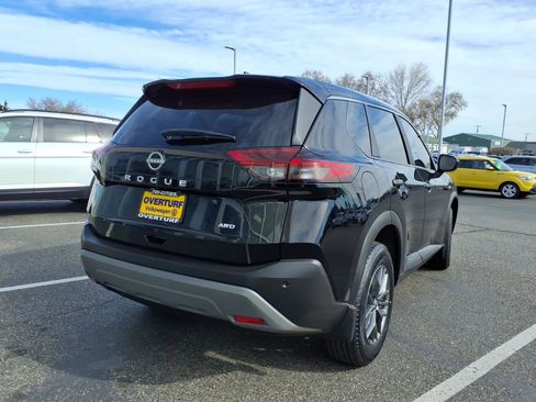 Used 2023 Nissan Rogue S image 4