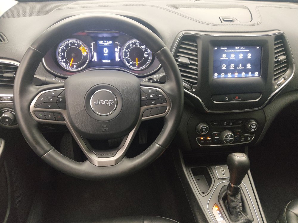 Used 2019 Jeep Cherokee Latitude Plus w/ Comfort/Convenience Group FWD image 22