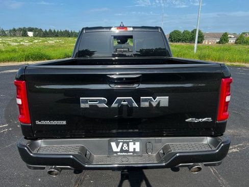 New 2025 RAM 1500 Laramie AWD/4WD image 4