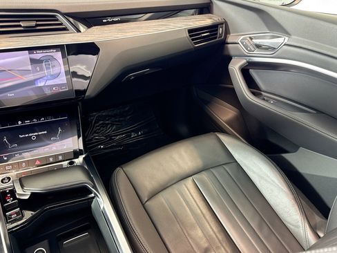 Used 2022 Audi e-tron Premium w/ Convenience Plus Package image 22