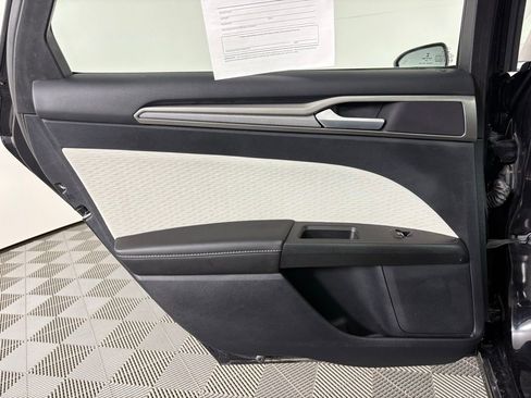 Used 2020 Ford Fusion SE w/ Equipment Group 151A FWD image 42