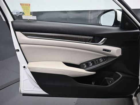 Used 2018 Honda Accord EX-L image 9