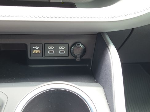 Certified 2024 Toyota Highlander XLE FWD image 26
