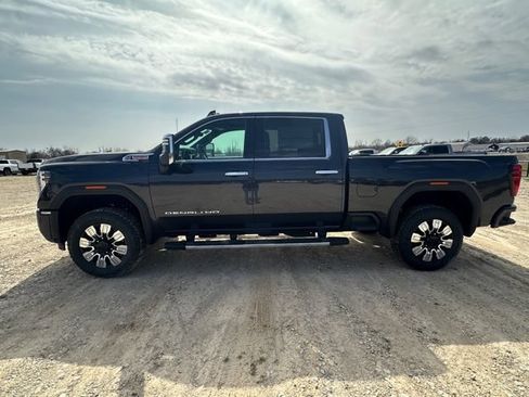New 2026 GMC Sierra 2500 Denali w/ Denali Reserve Package AWD/4WD image 8