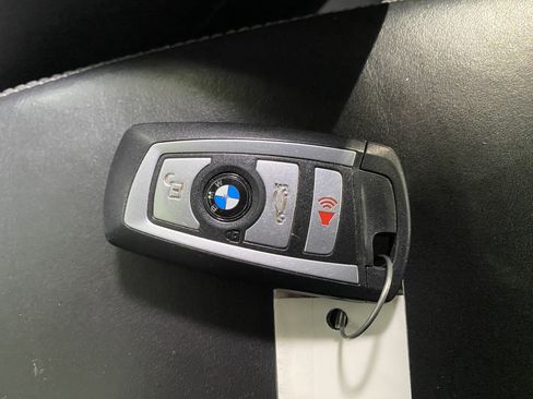 Used 2017 BMW M3 RWD image 37